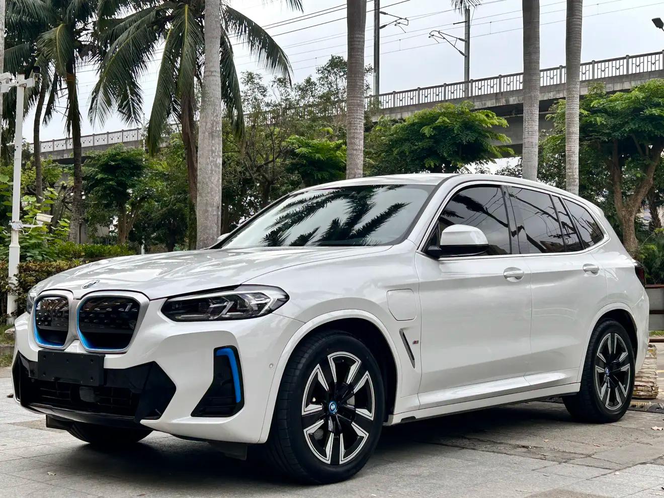 BMW iX3 2022 г. 37020 км.