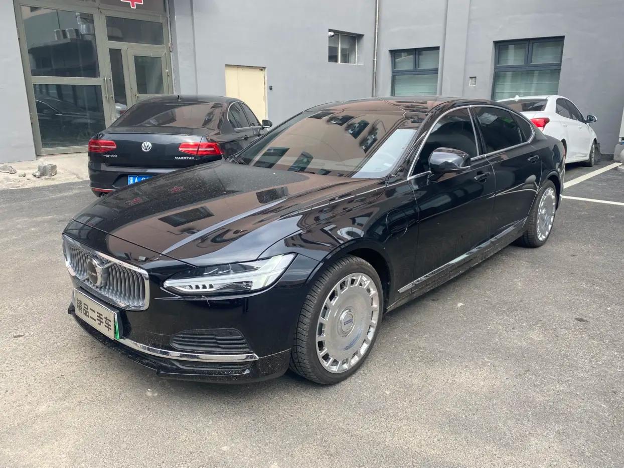 Volvo S90 PHEV 2024 г. 23143 км.