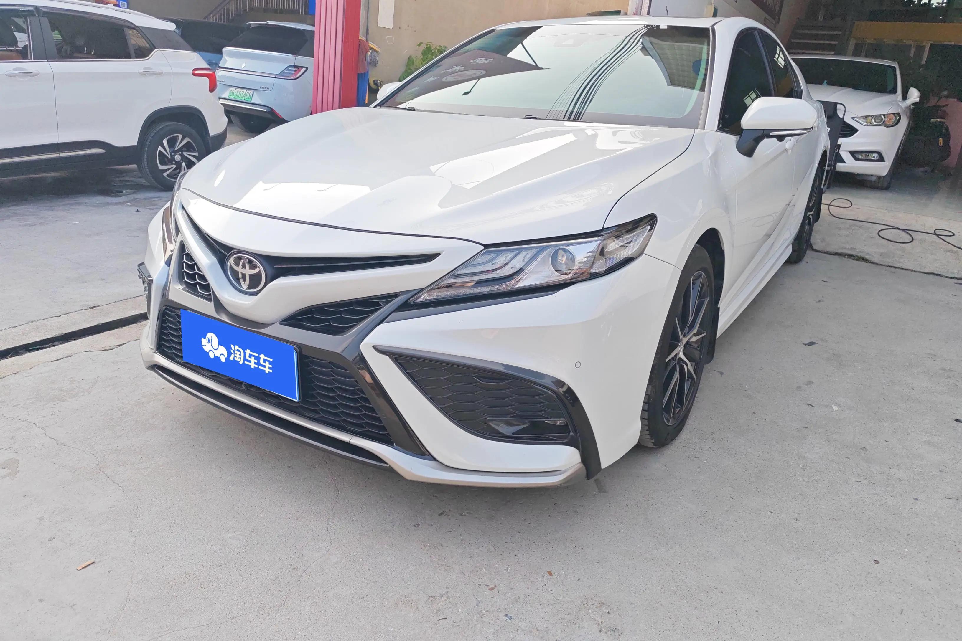 Toyota Camry 2023 г. 28527 км.