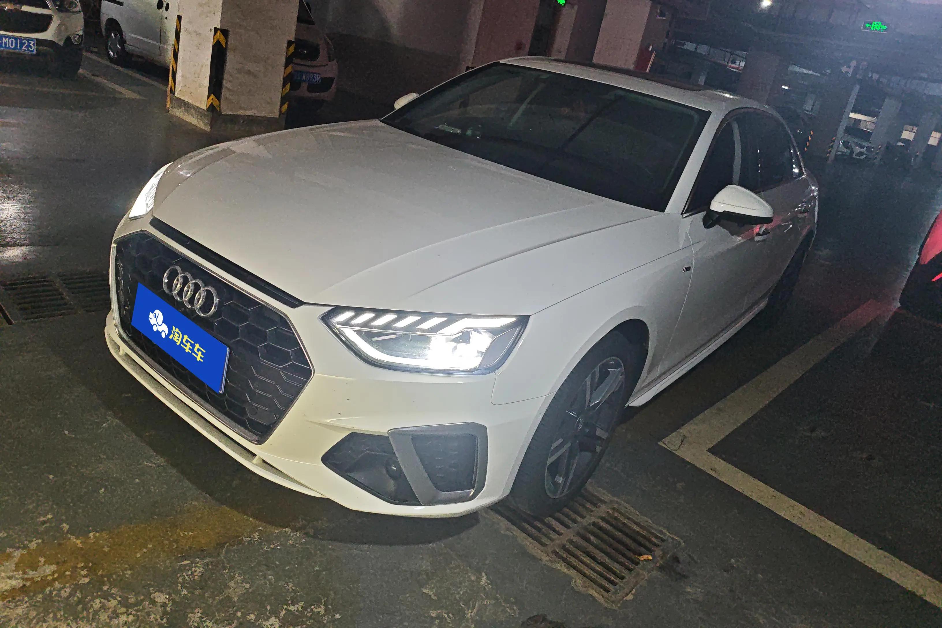 Audi A4L 2021 г. 43974 км.
