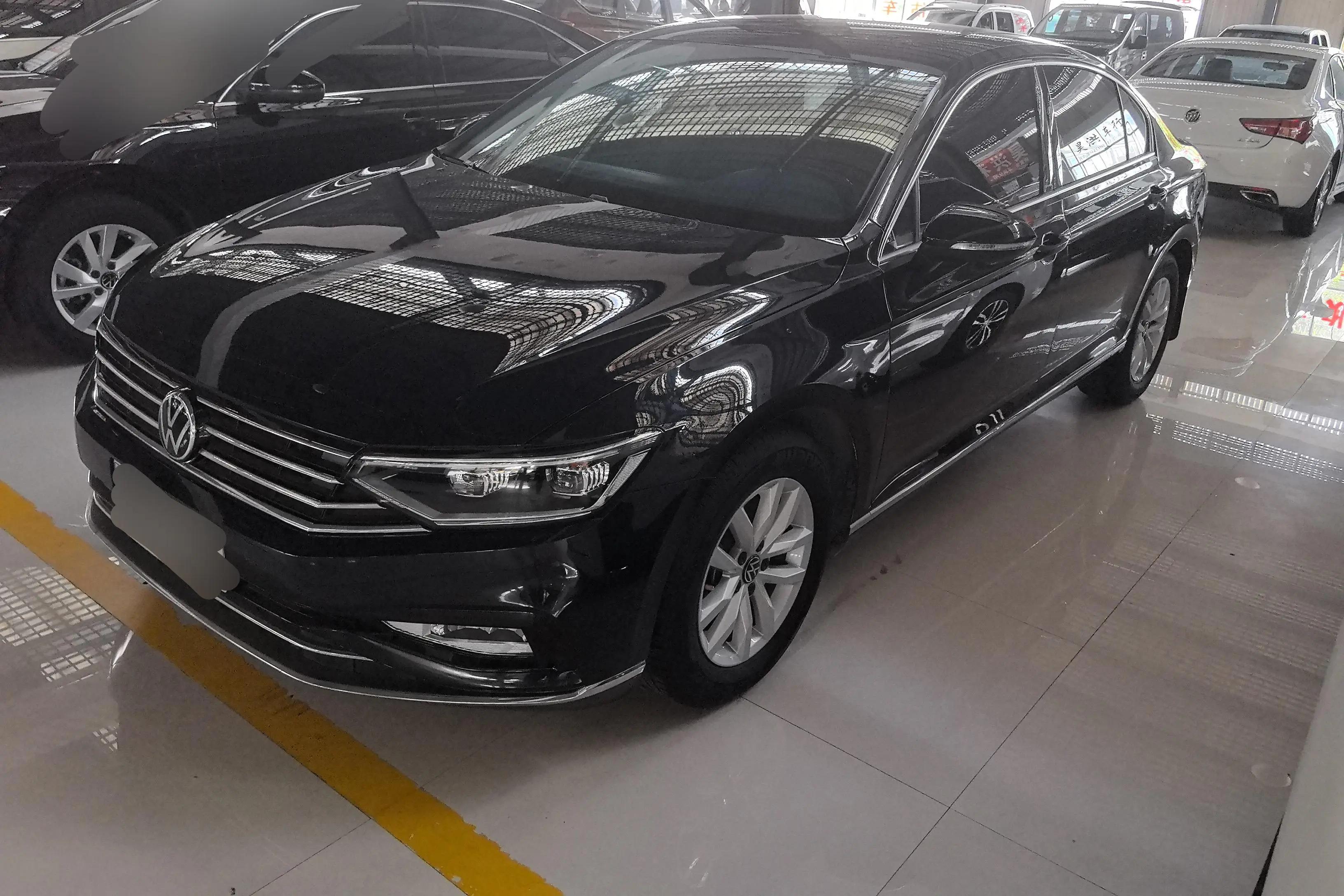 Volkswagen Magotan 2022 г. 35900 км.