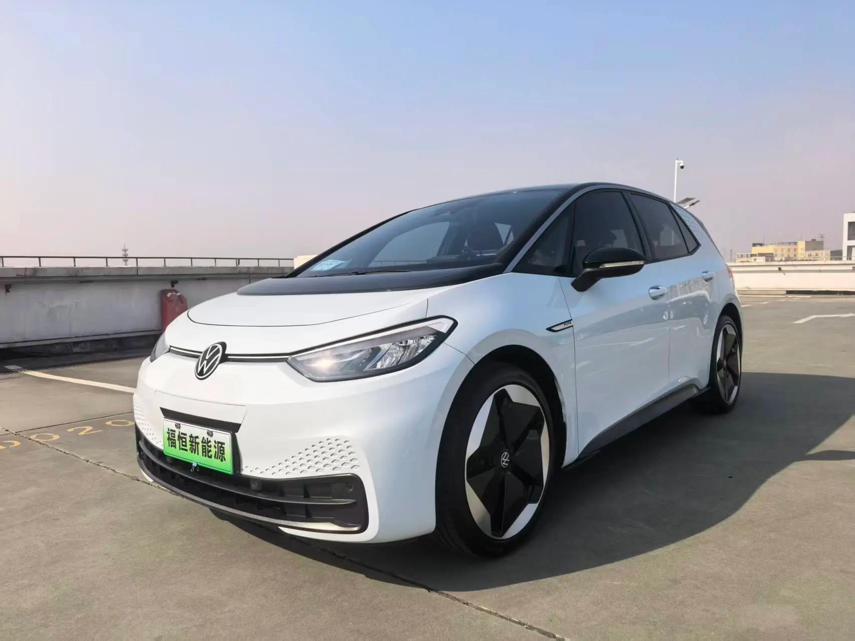 Volkswagen ID.3 2023 г. 14000 км.