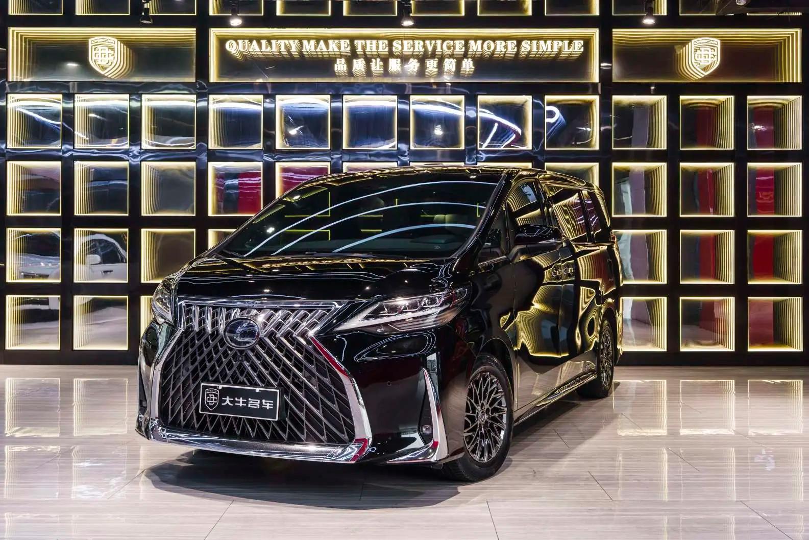 Lexus LM 2022 г. 107069 км.