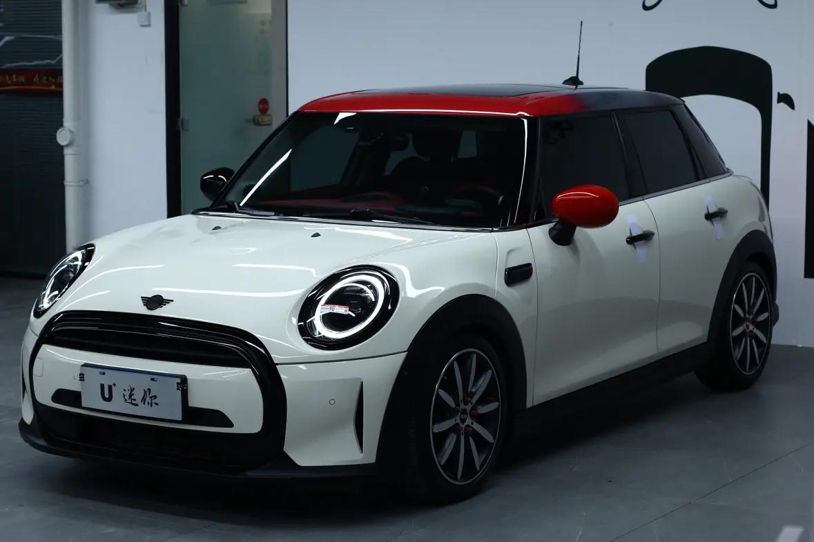 MINI  2022 г. 31114 км.