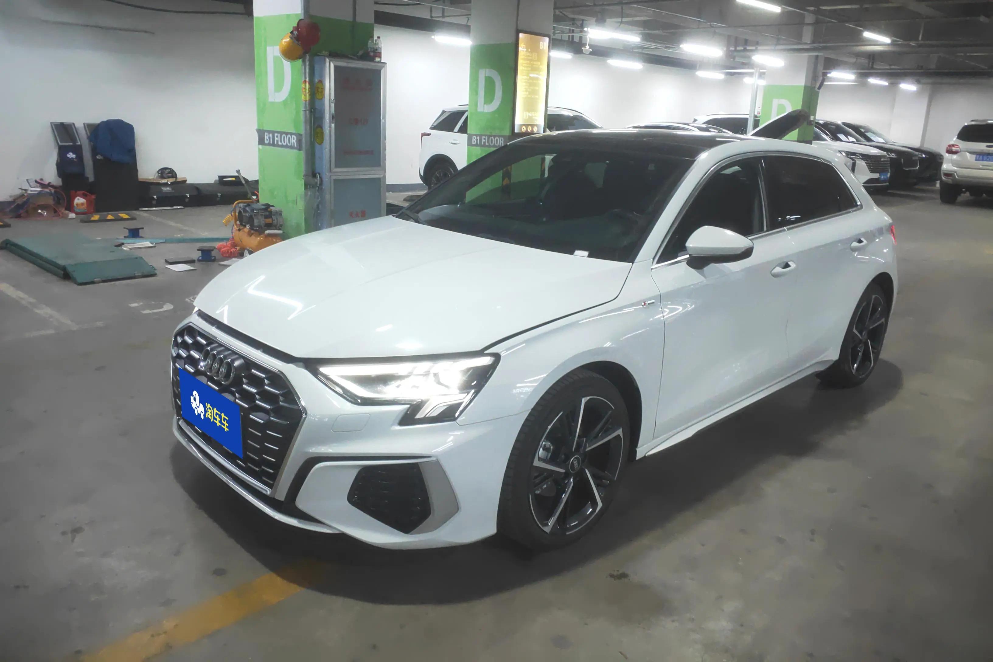 Audi A3 2024 г. 11589 км.