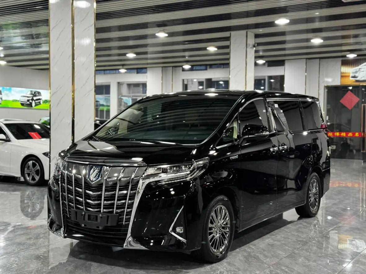 Toyota Alphard 2023 г. 48126 км.