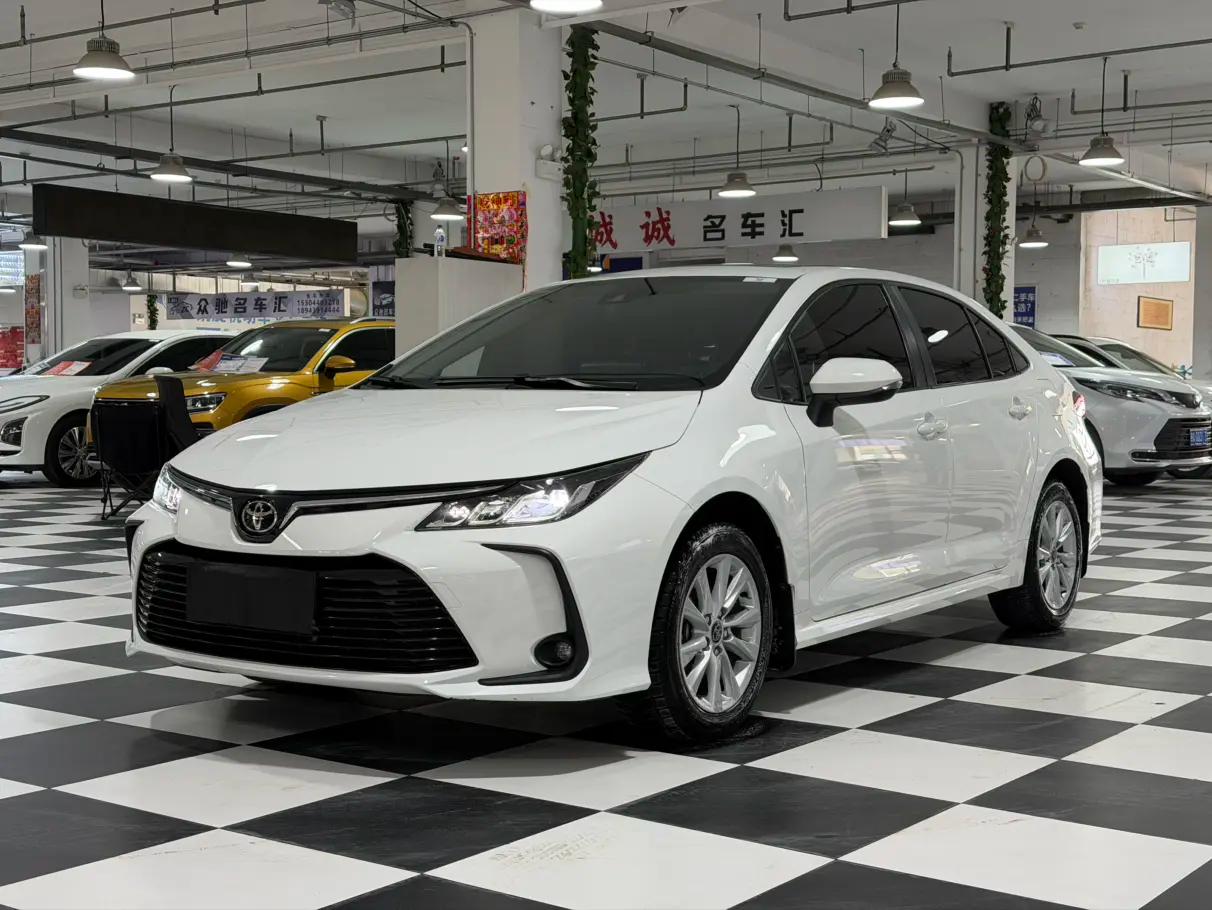 Toyota Corolla 2023 г. 24000 км.