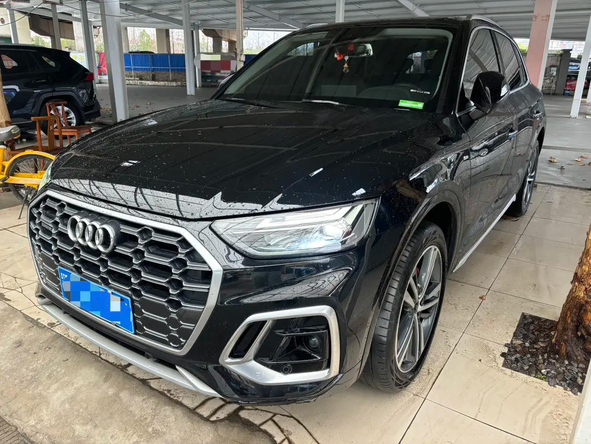 Audi Q5L 2022 г. 85088 км.