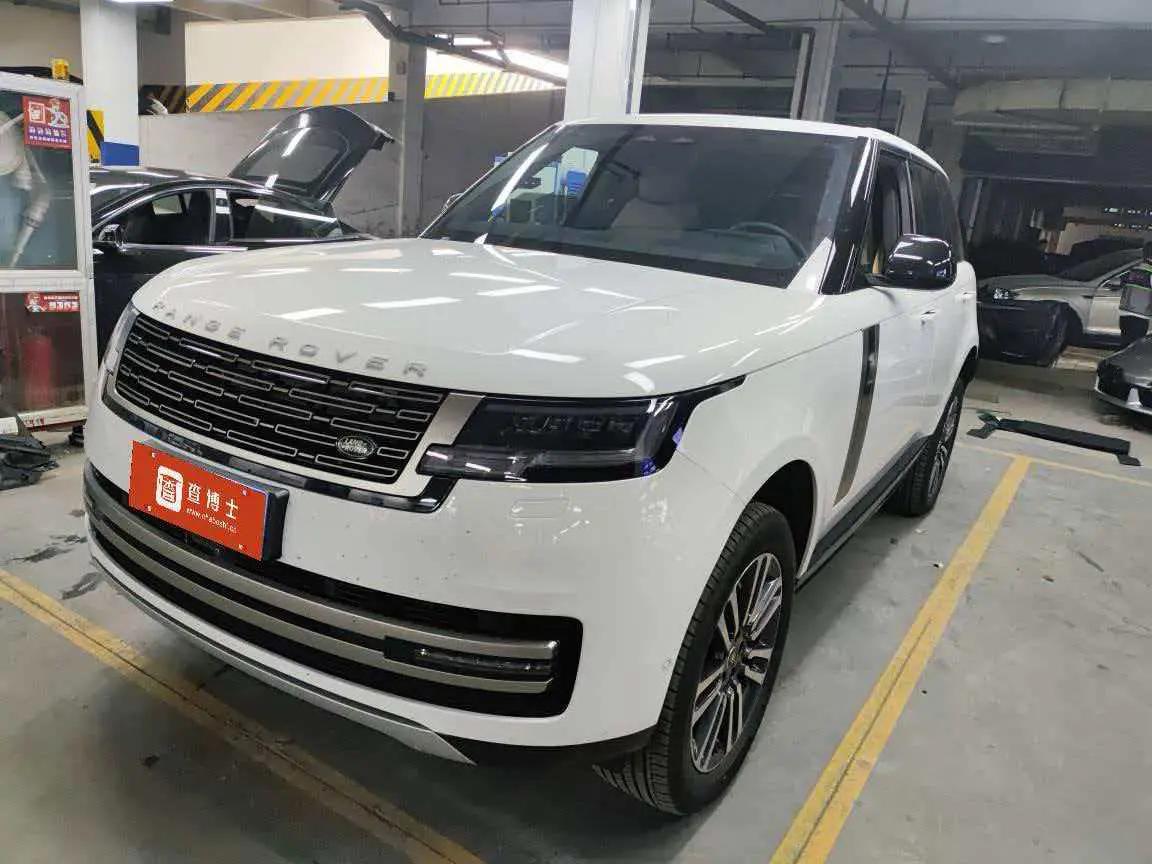 Land Rover Range rover 2023 г. 16002 км.
