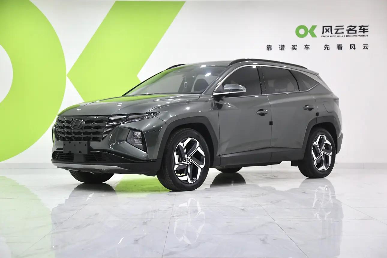 Hyundai Tucson L 2023 г. 15562 км.