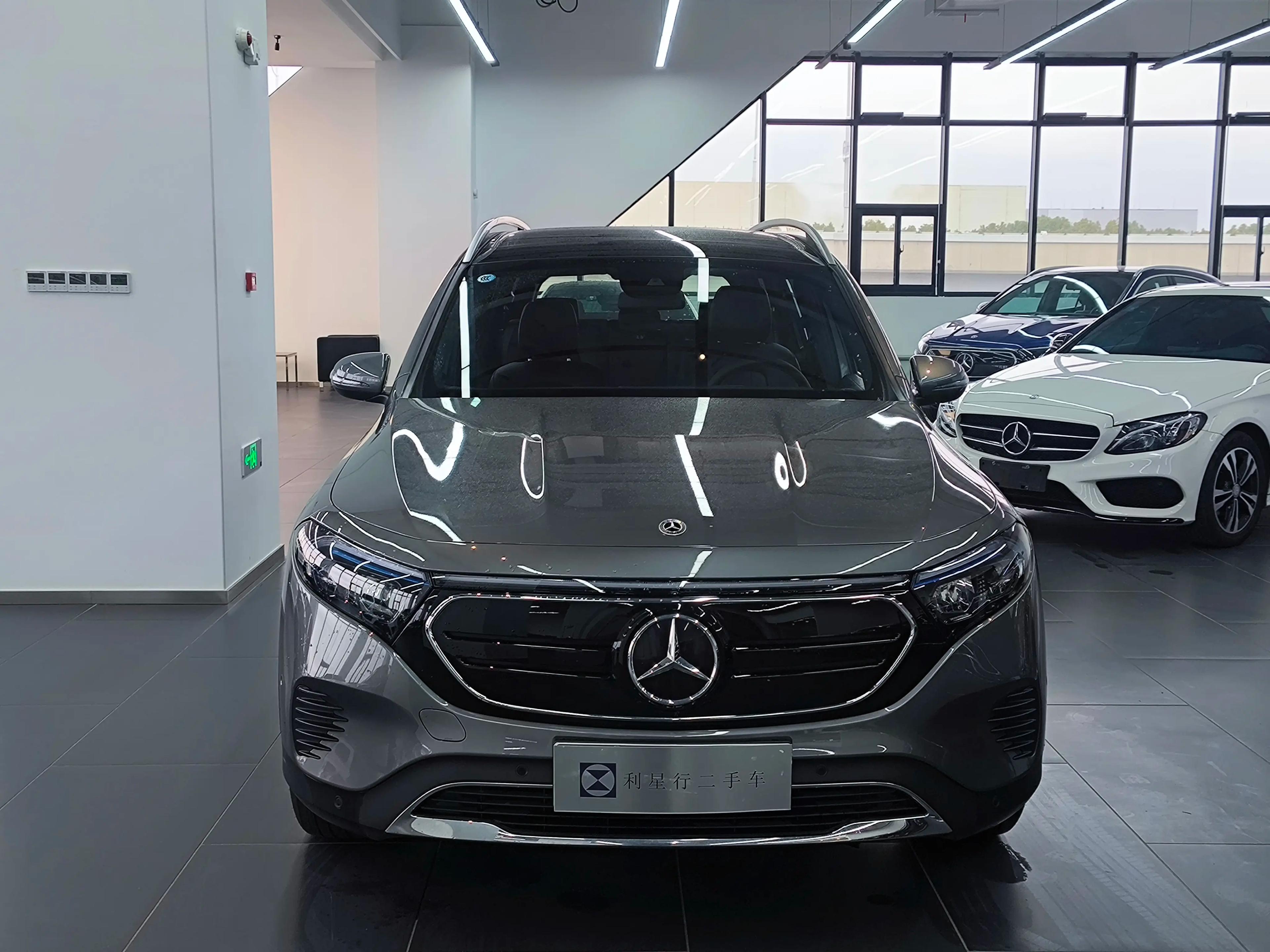 Mercedes-Benz EQB 2023 г. 62742 км.