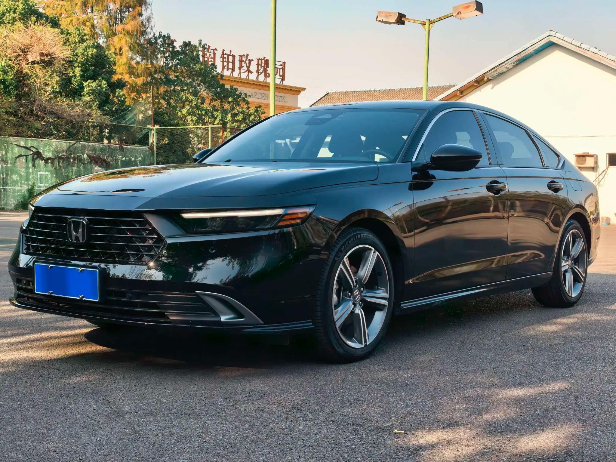 Honda Accord 2024 г. 18949 км.