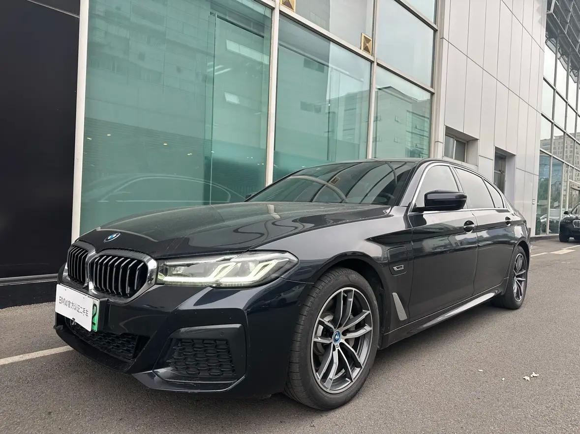 BMW 5 Series PHEV 2022 г. 82110 км.