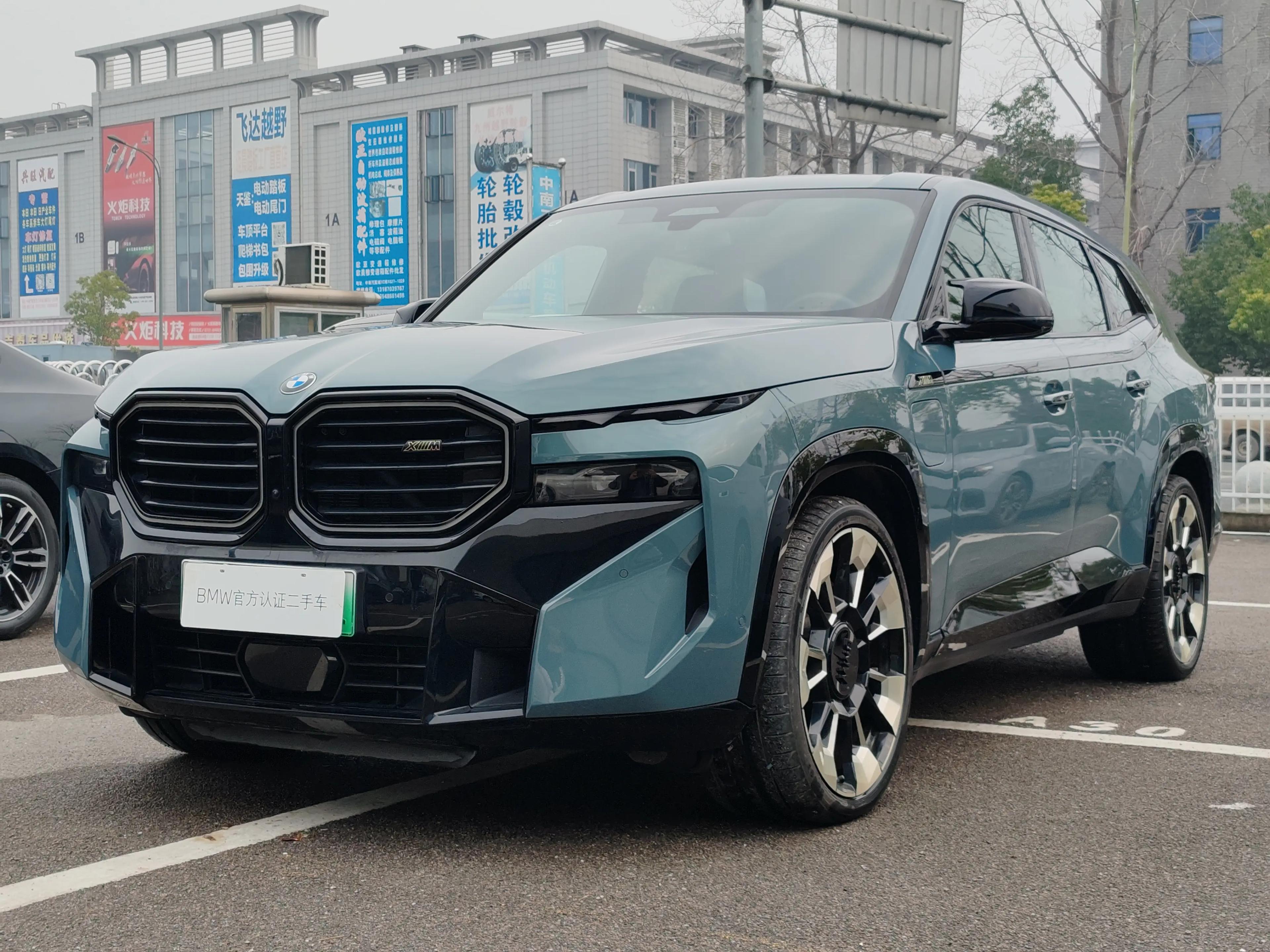 BMW XM 2024 г. 1730 км.