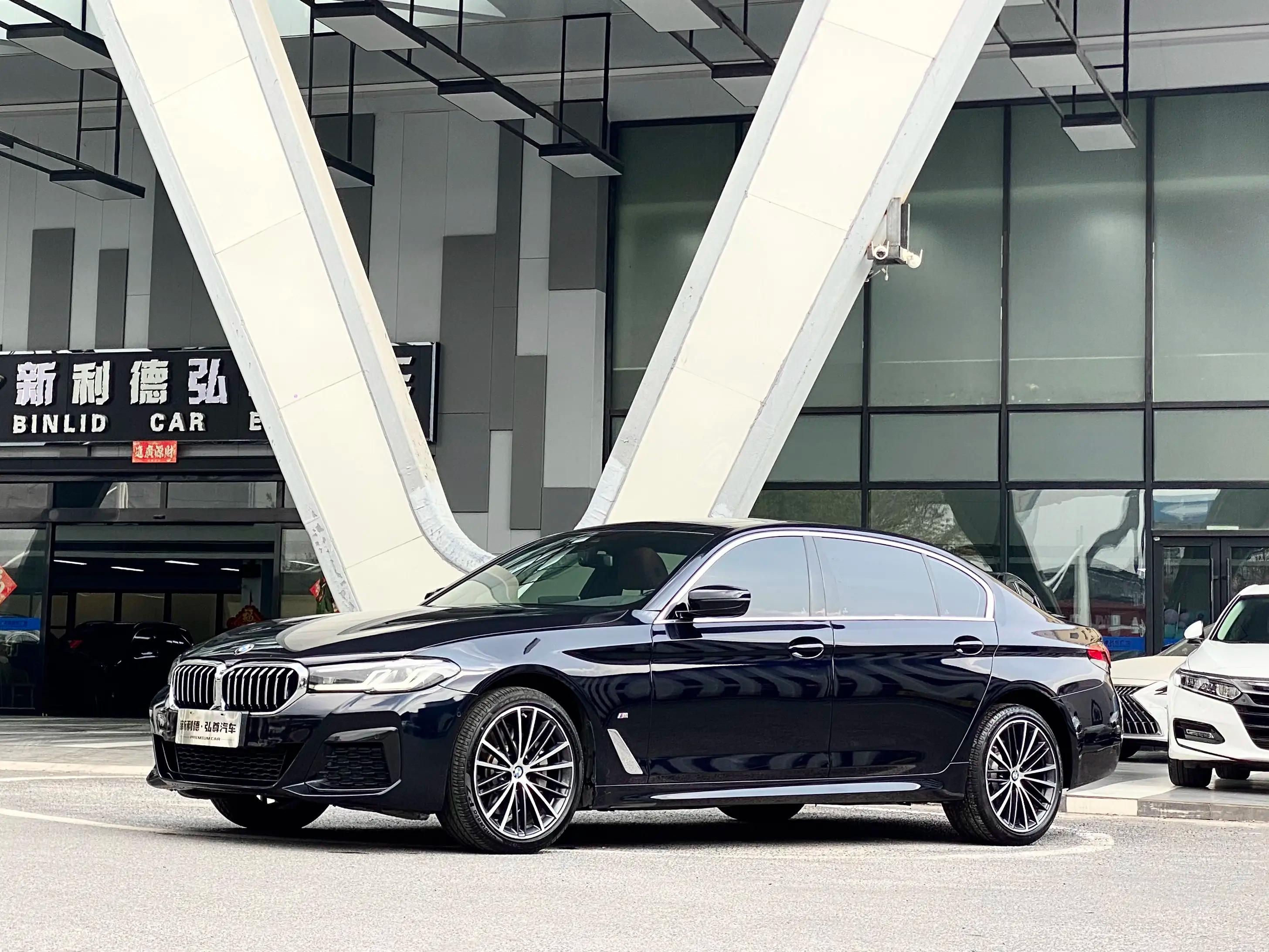 BMW 5 Series 2022 г. 56037 км.