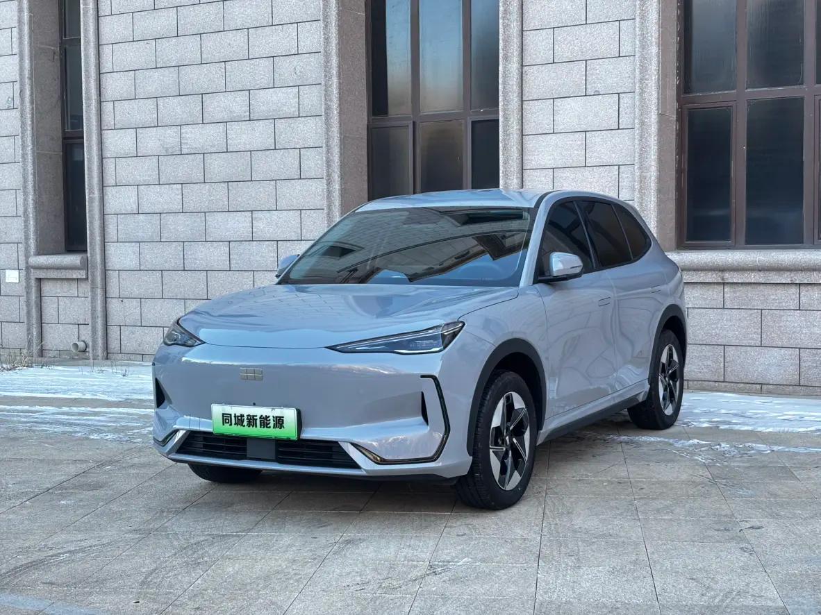 Geely Galaxy E5 2025 г. 5071 км.