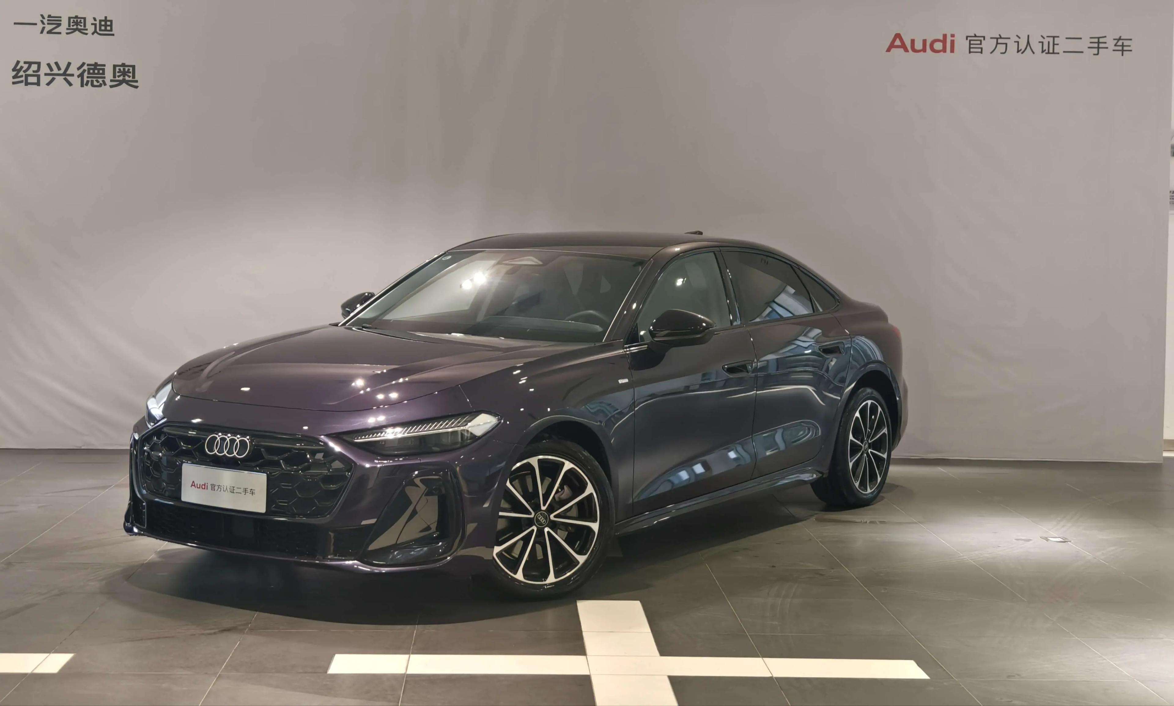 Audi A5L 2025 г. 3044 км.