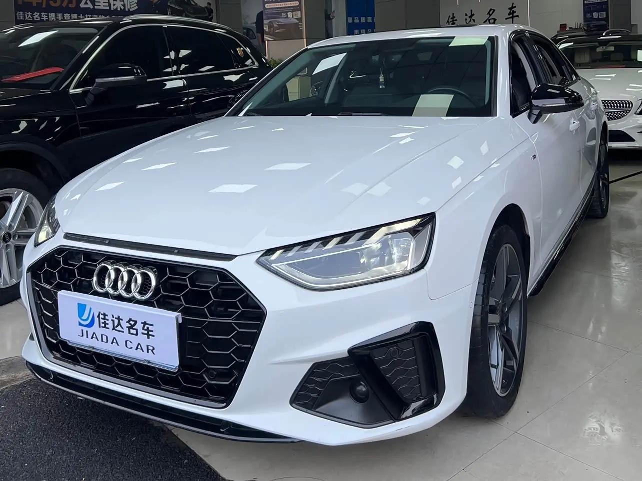 Audi A4L 2022 г. 82128 км.
