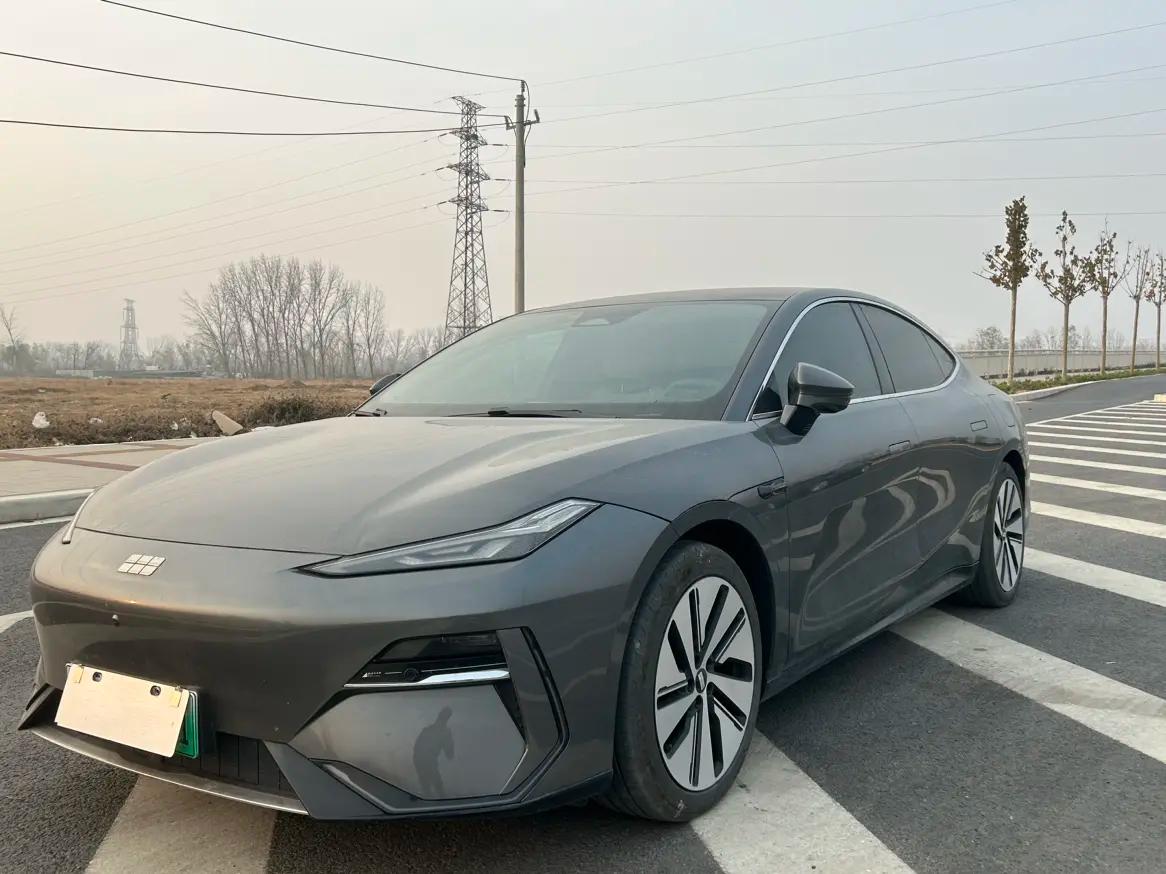 Geely Galaxy E8 2024 г. 25068 км.