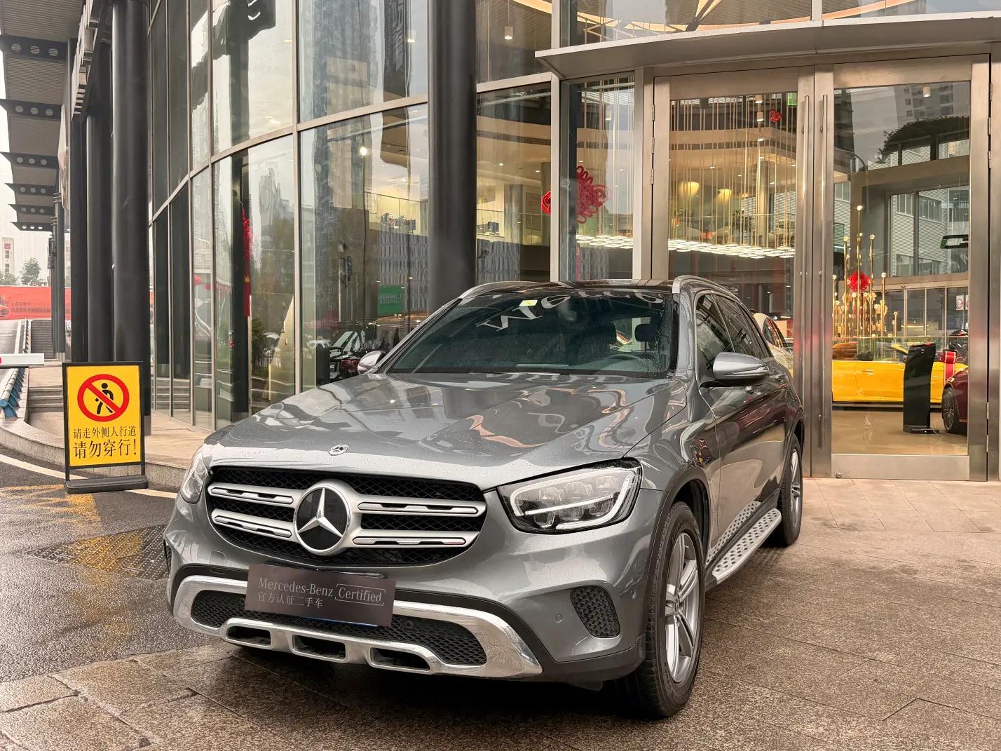 Mercedes-Benz GLC 2021 г. 72903 км.