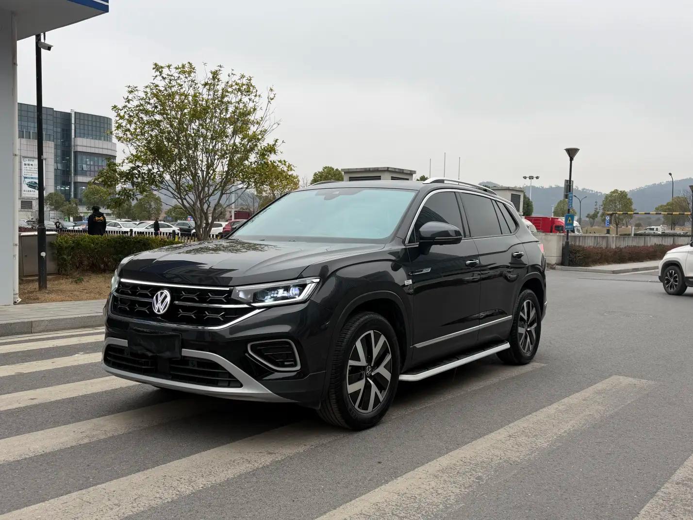 Volkswagen Tayron 2024 г. 39010 км.