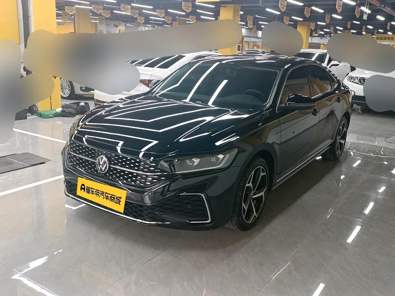 Volkswagen Passat 2025 г. 10288 км.