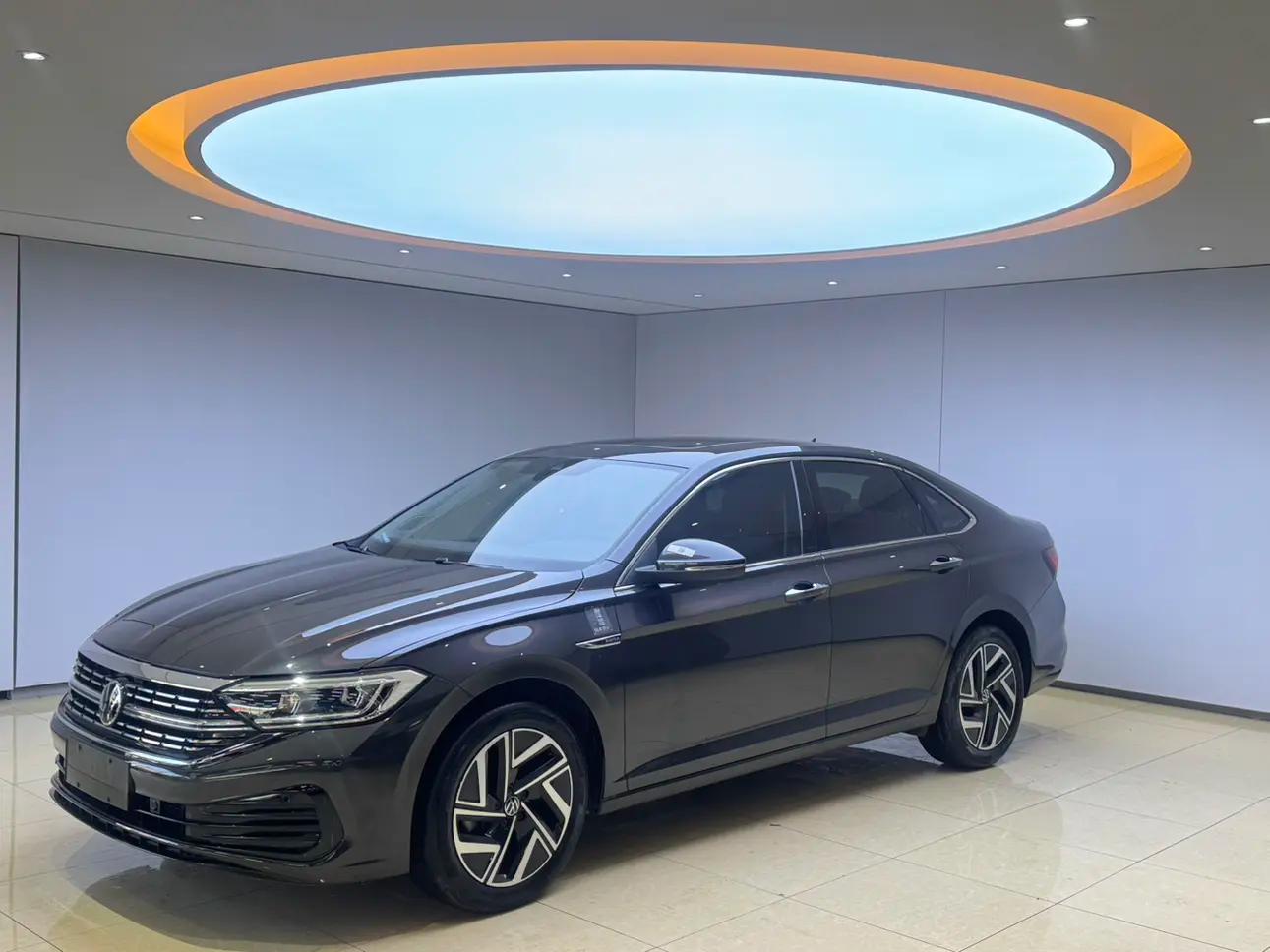 Volkswagen Sagitar 2022 г. 52077 км.