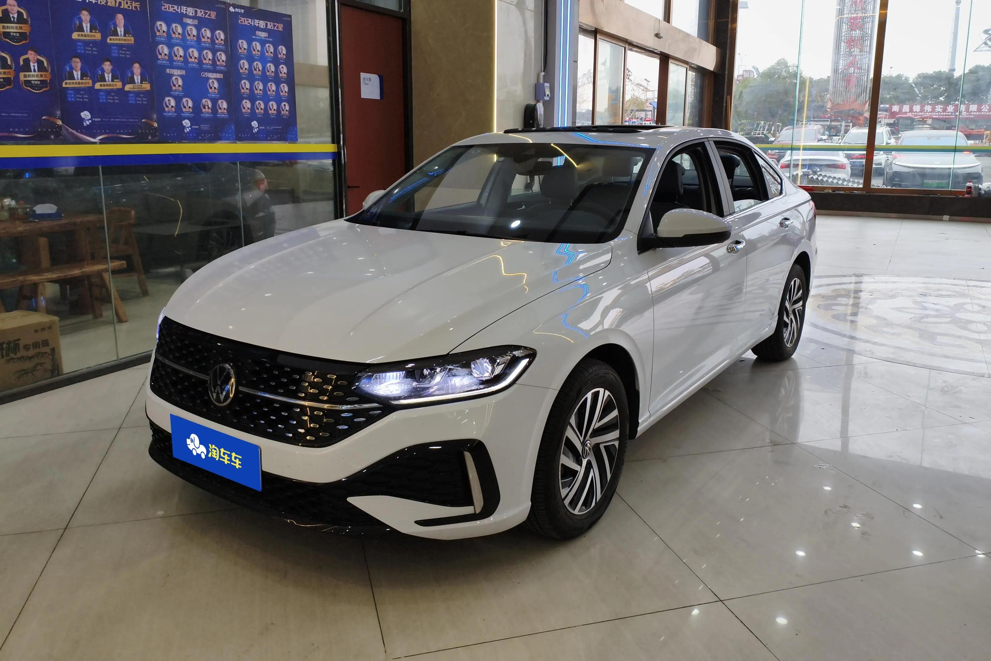 Volkswagen Lavida 2024 г. 10253 км.
