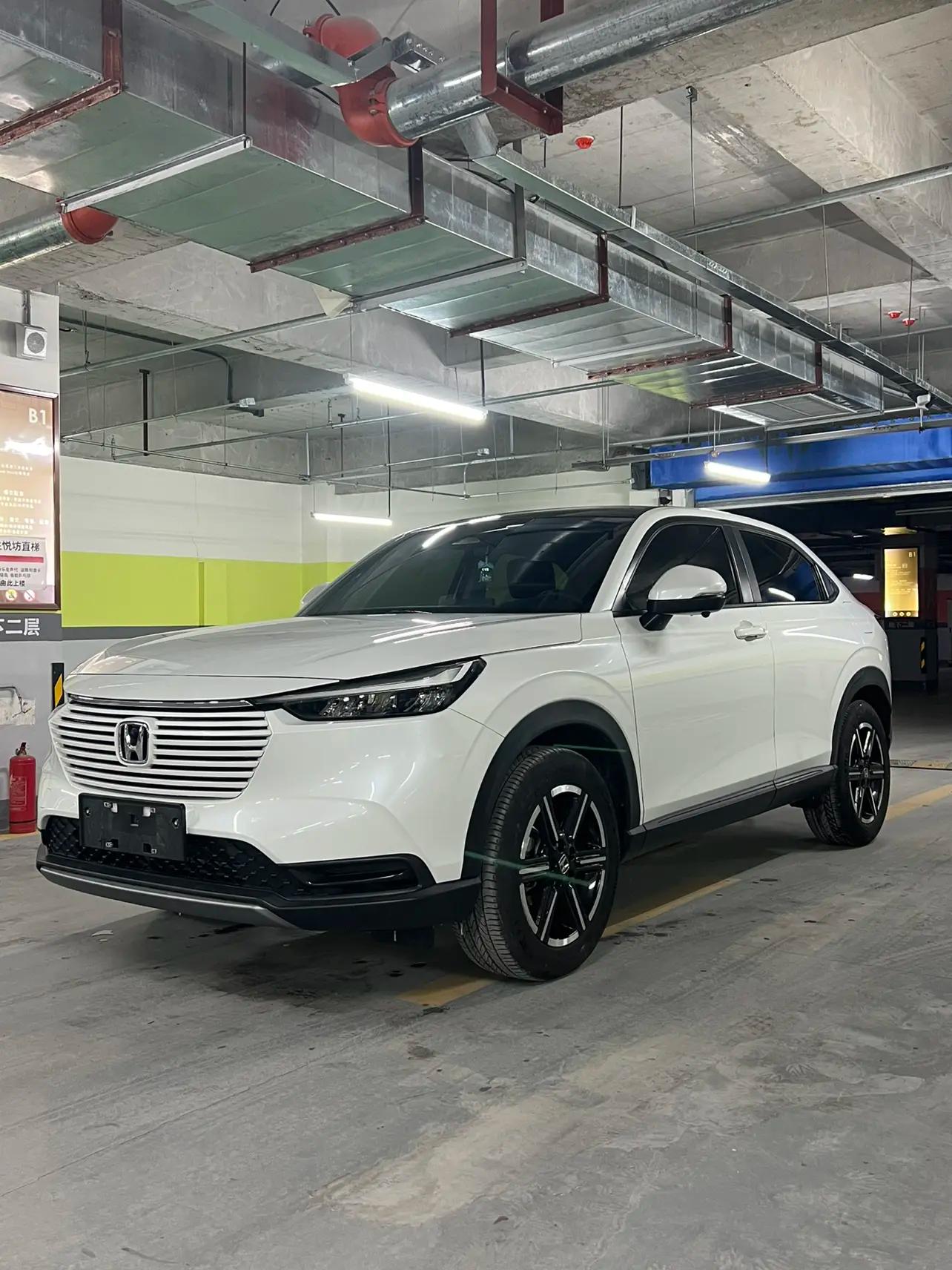 Honda Vezel 2023 г. 6072 км.