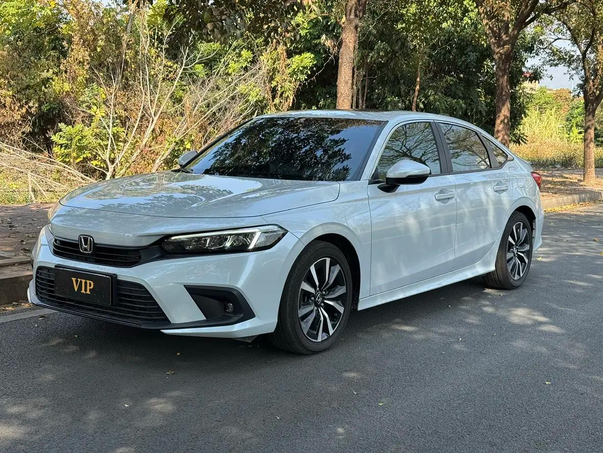 Honda Civic 2025 г. 2113 км.
