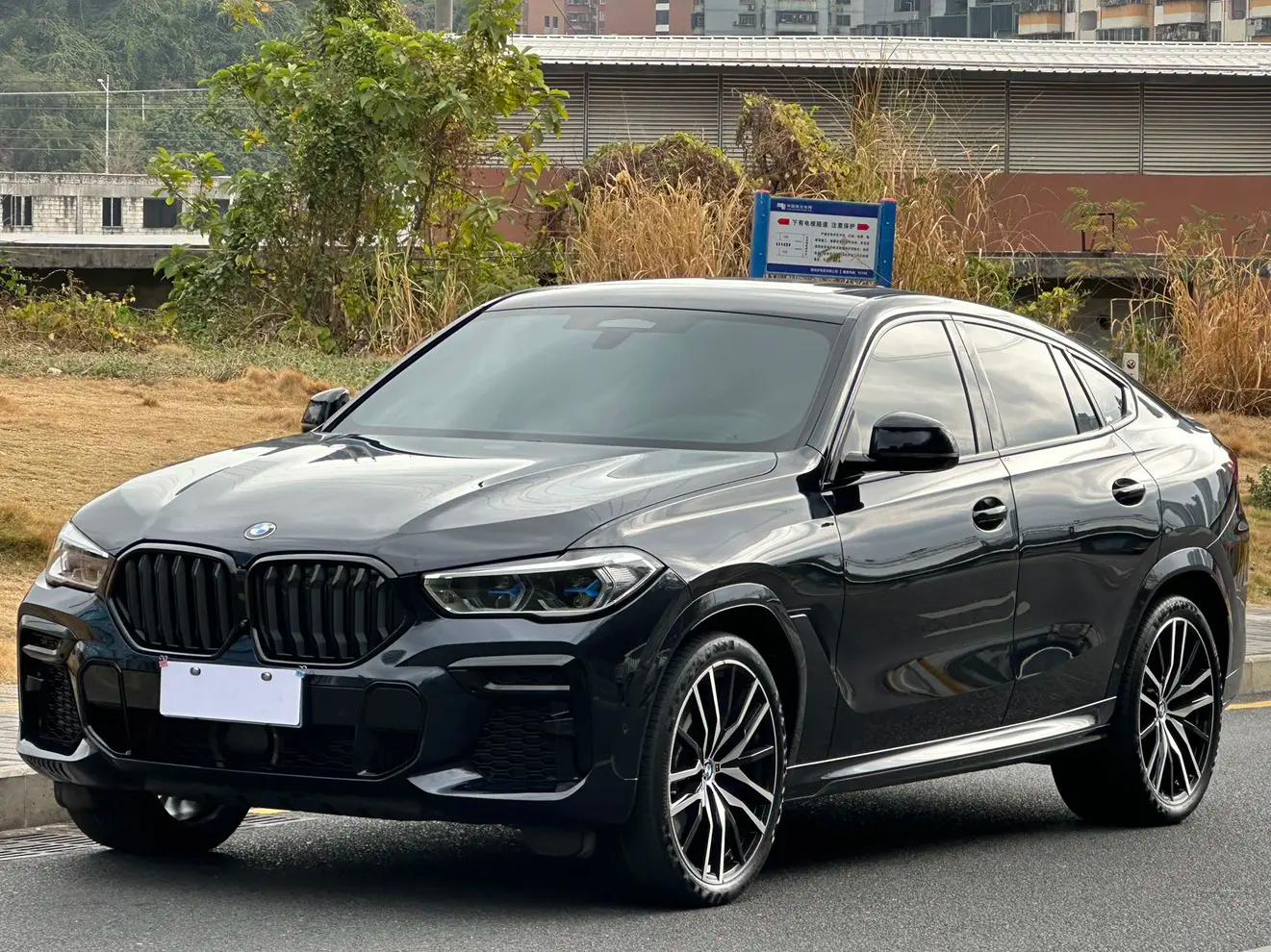 BMW X6 2023 г. 69039 км.