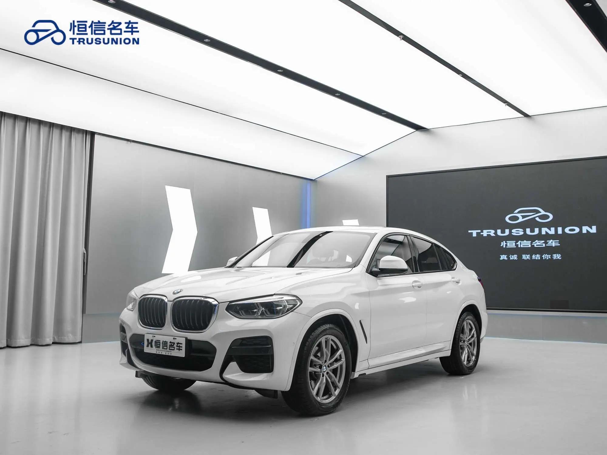 BMW X4 2021 г. 29390 км.