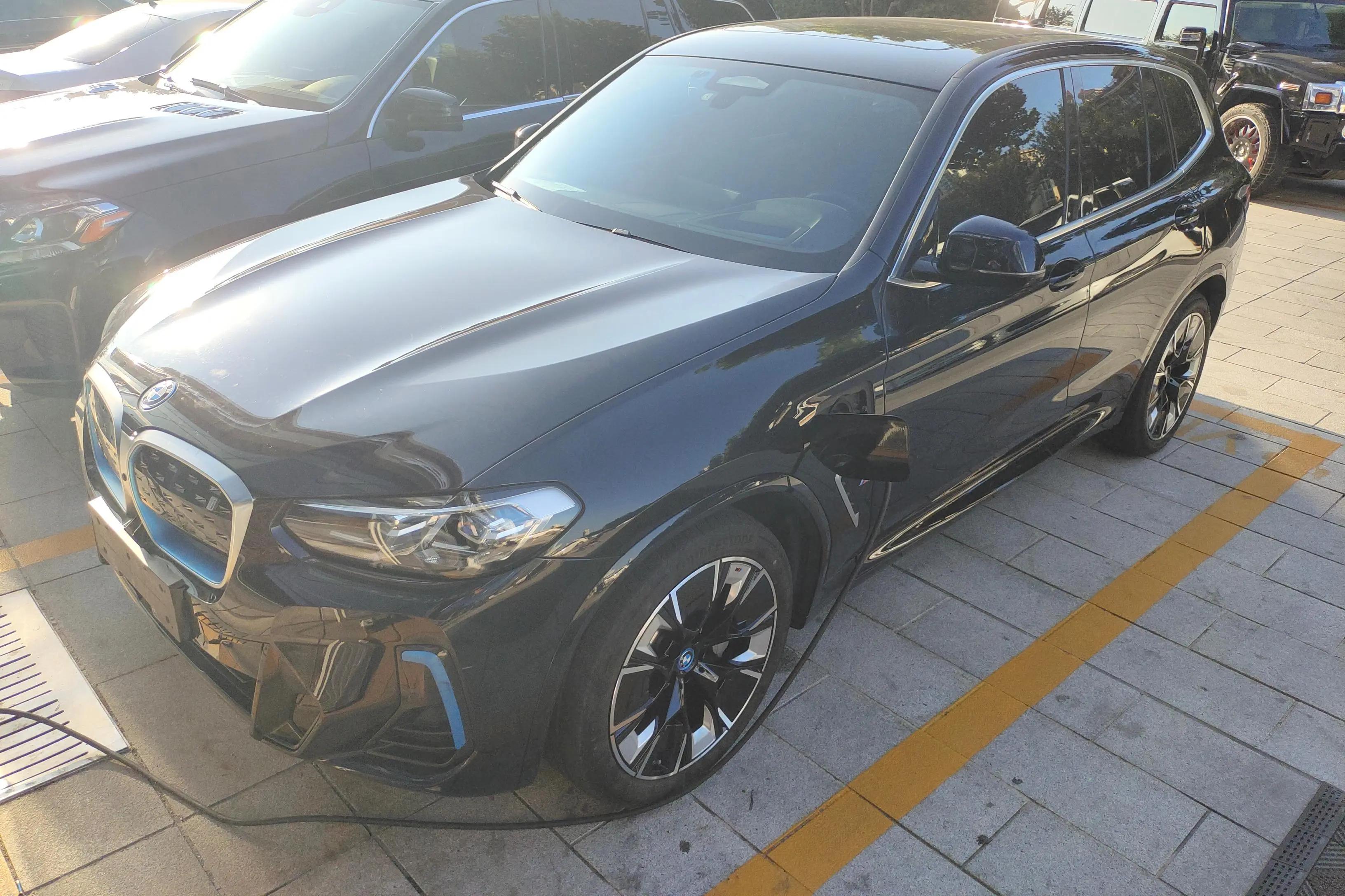 BMW iX3 2022 г. 52504 км.