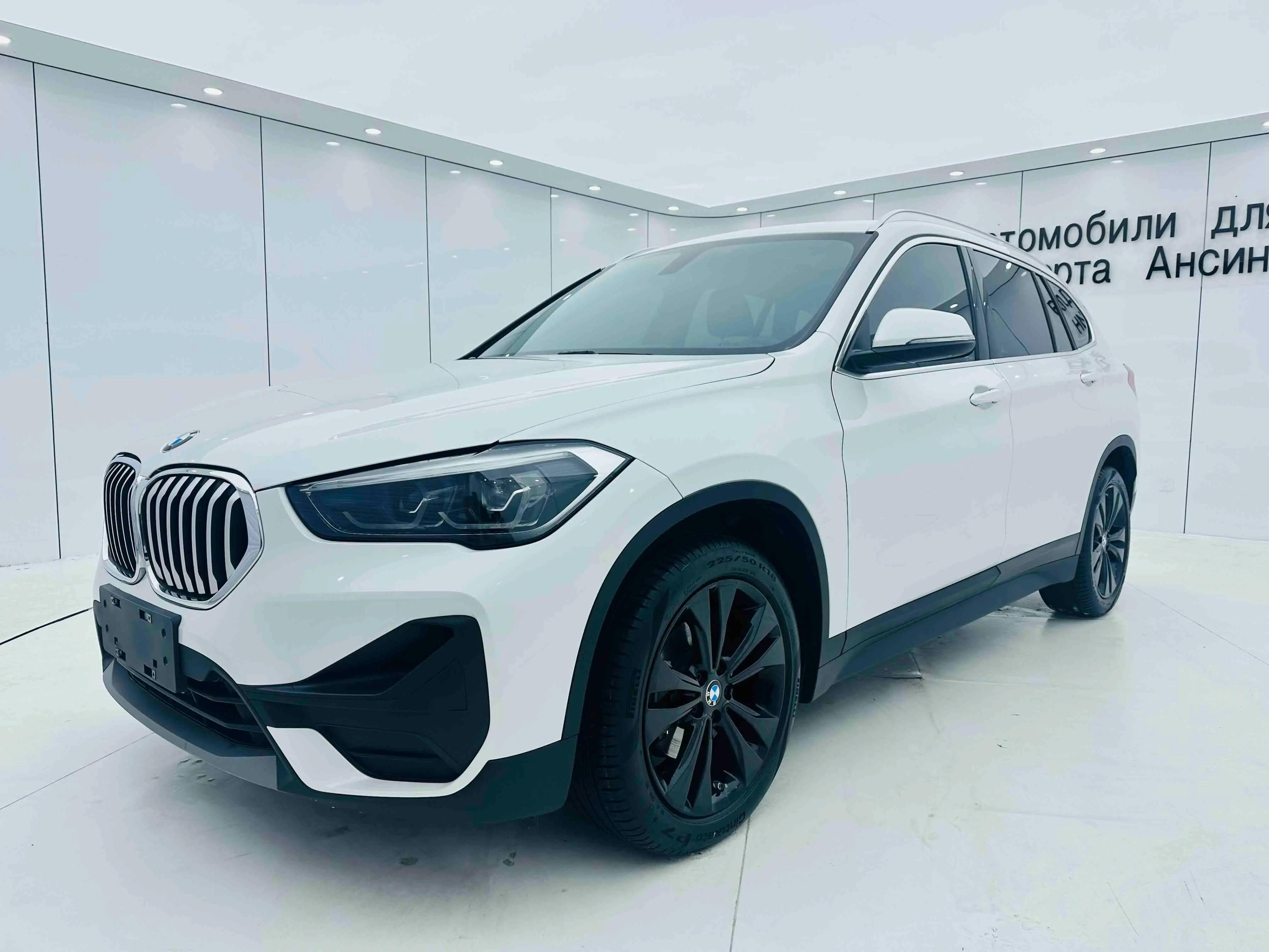 BMW X1 2021 г. 36145 км.