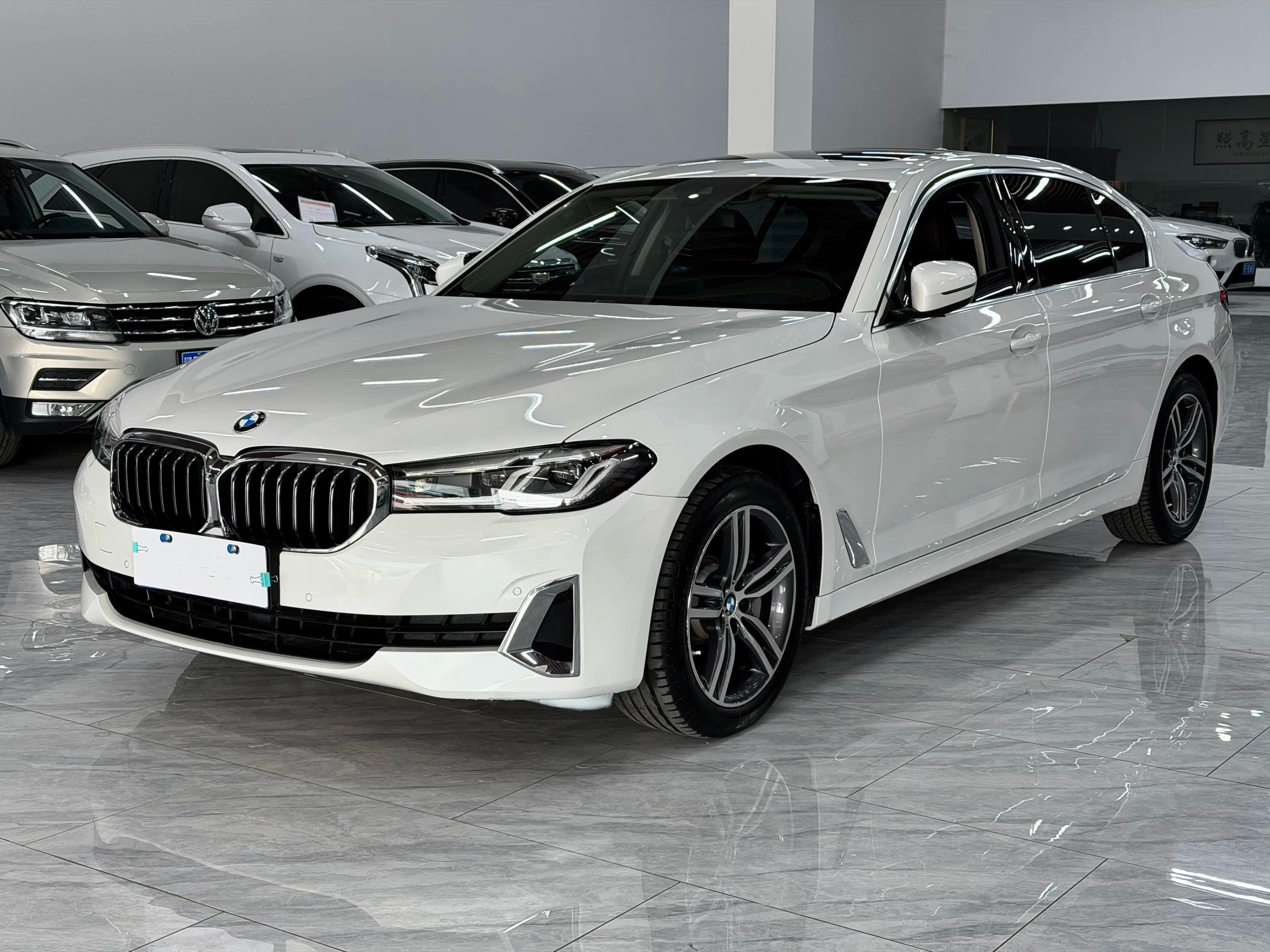 BMW 5 Series 2022 г. 80059 км.