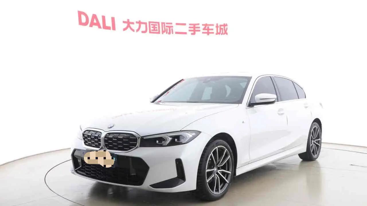 BMW 3 Series 2024 г. 40121 км.