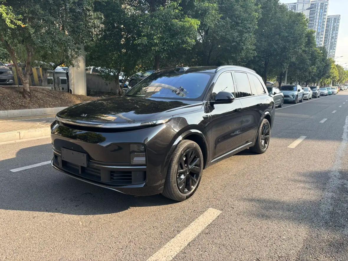 Lixiang L8 2023 г. 54046 км.