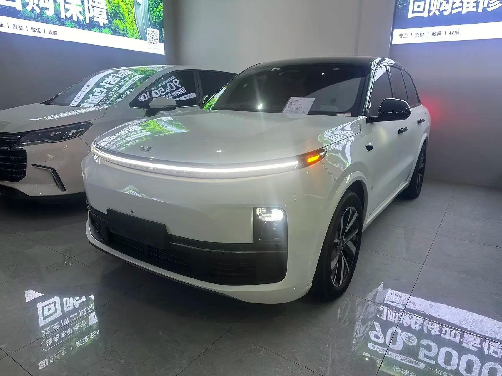 Lixiang L8 2023 г. 98129 км.