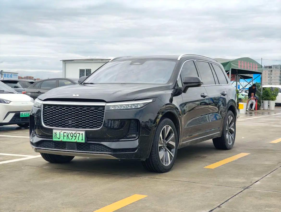 Lixiang ONE 2021 г. 83016 км.