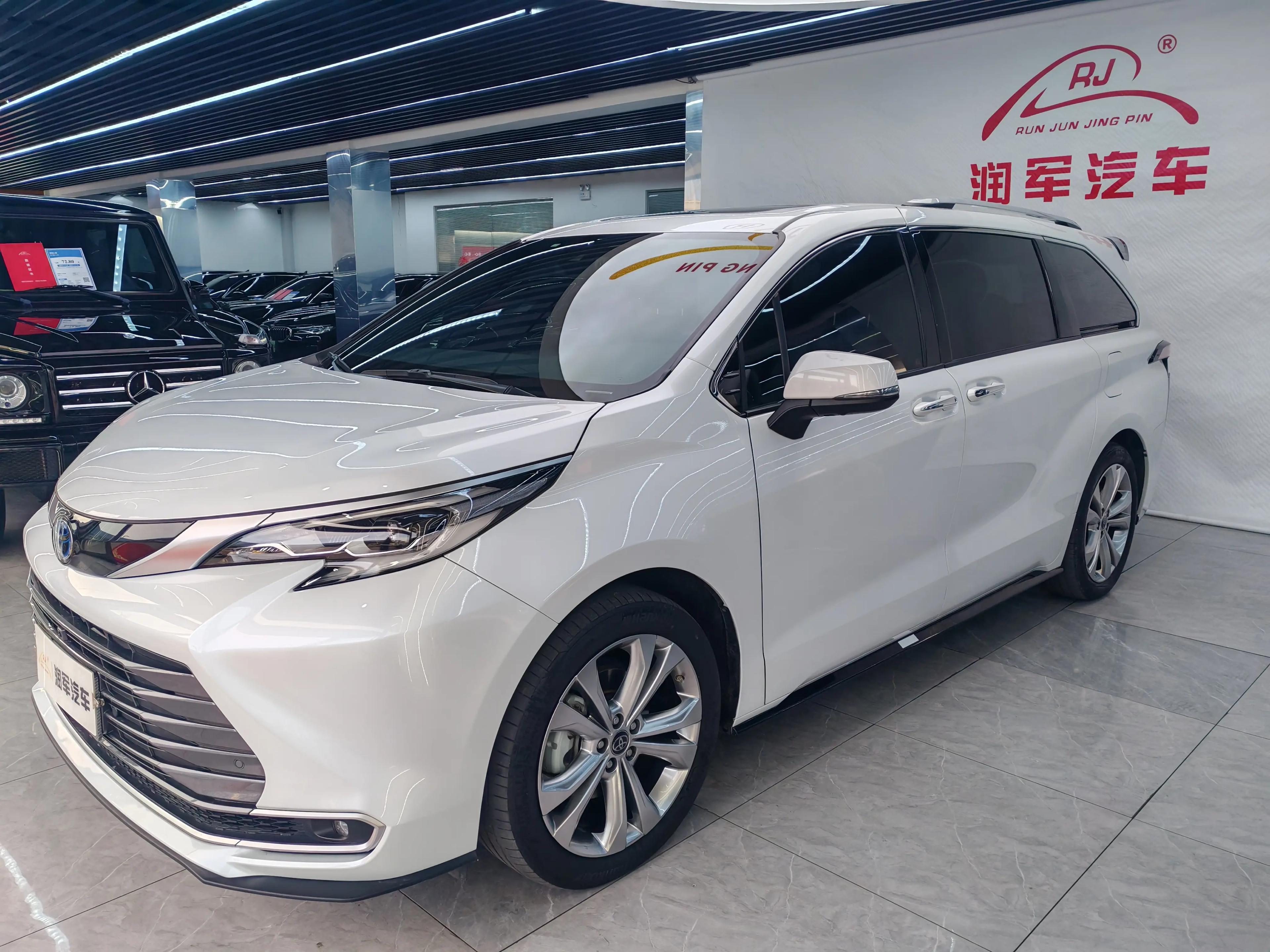 Toyota Sienna 2024 г. 66716 км.