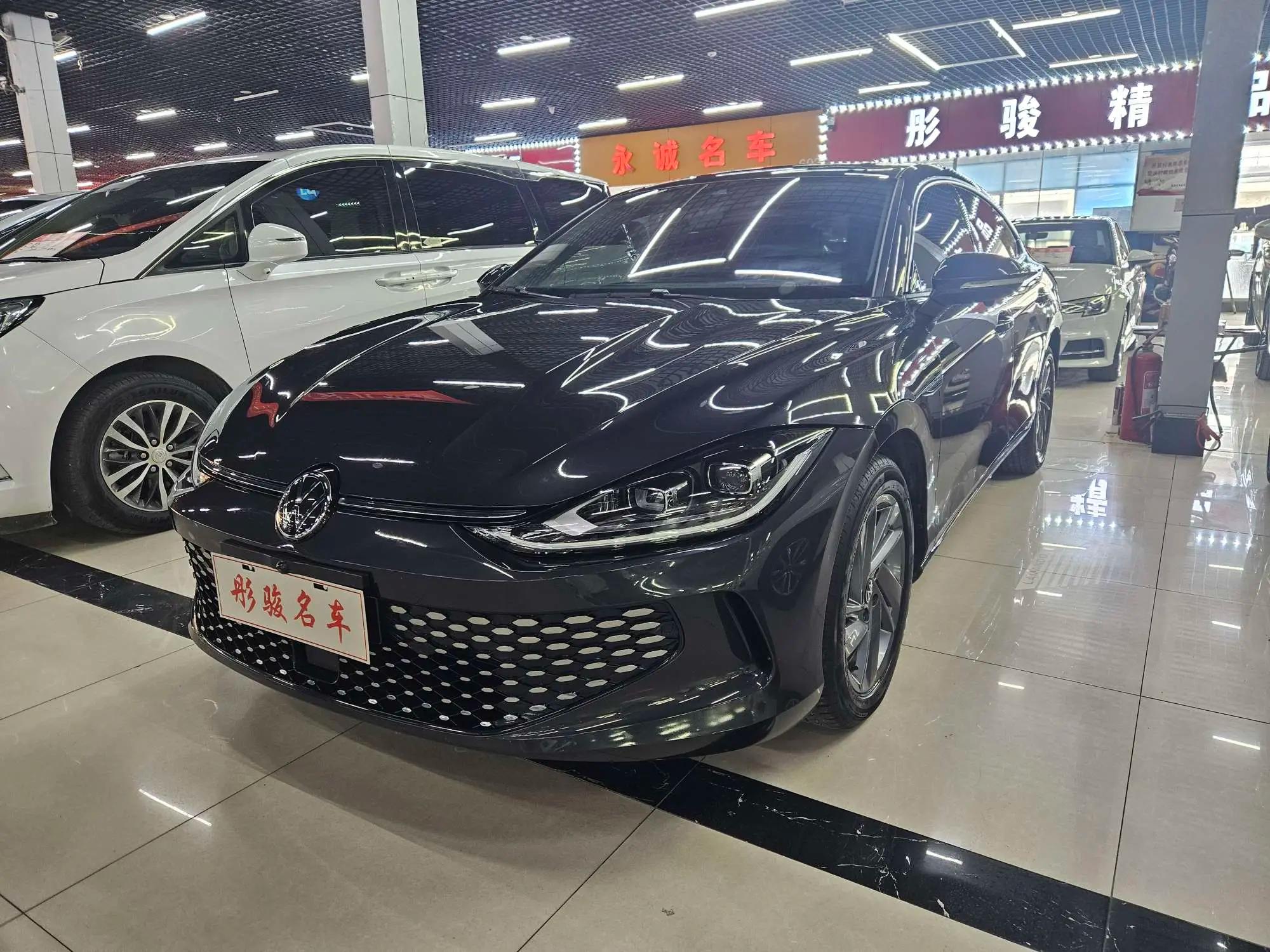 Volkswagen Lamando 2024 г. 40128 км.