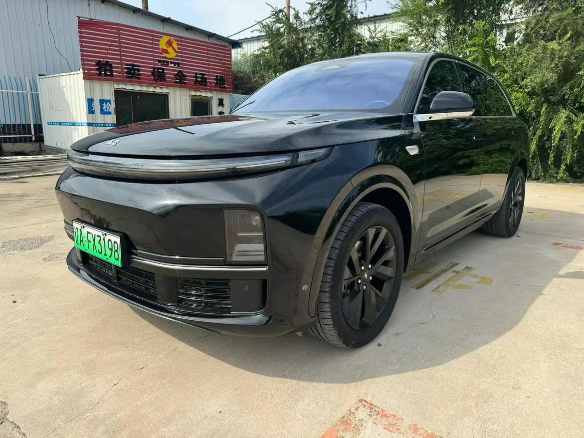 Lixiang L7 2024 г. 20068 км.