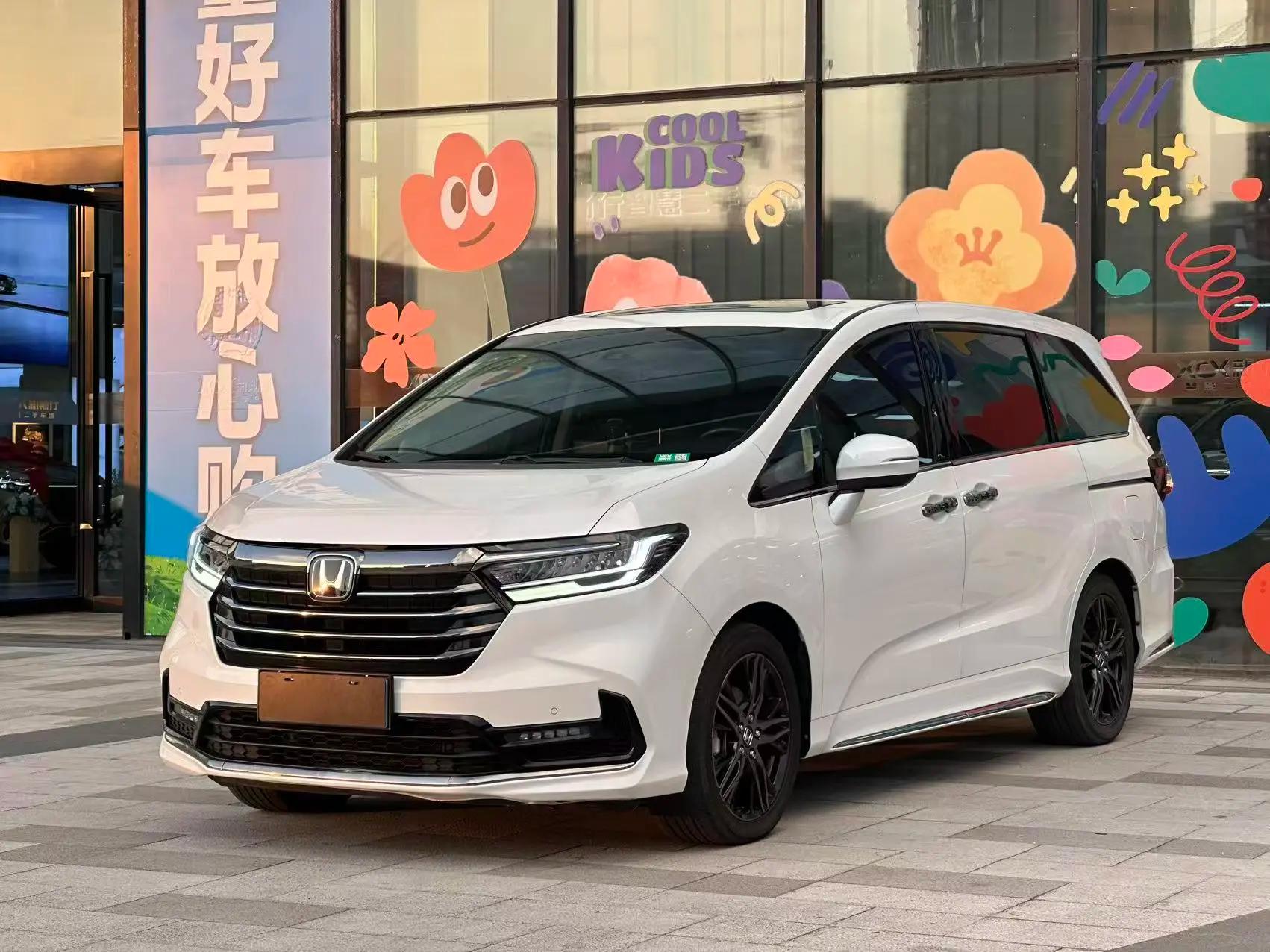 Honda Odyssey 2023 г. 70000 км.