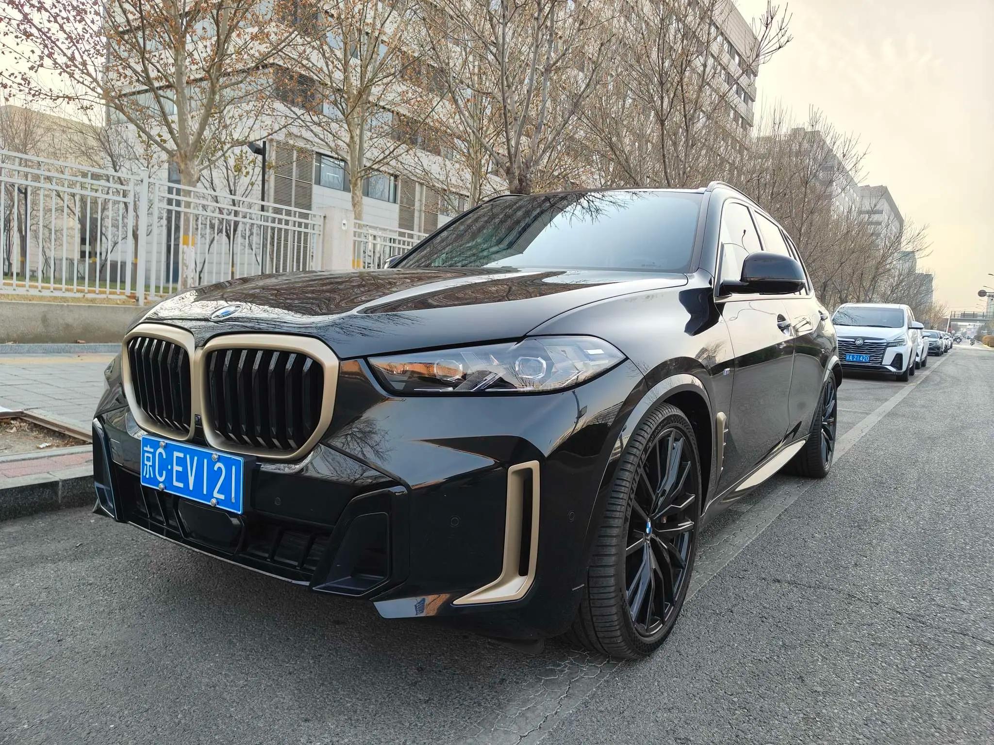 BMW X5 2025 г. 6025 км.