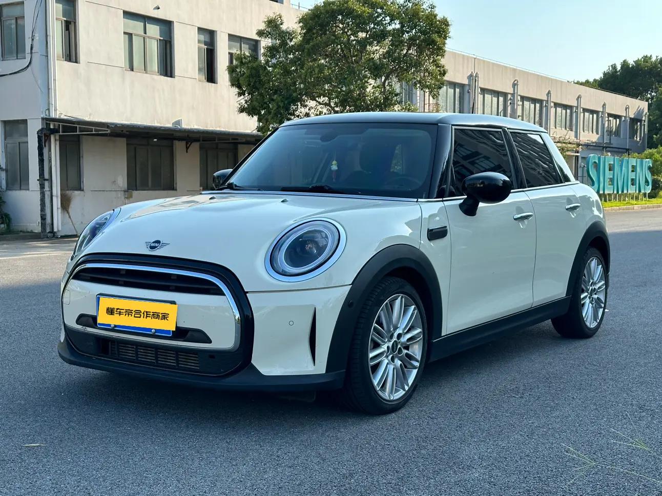 MINI  2021 г. 57124 км.