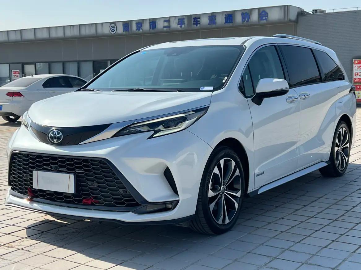 Toyota Granvia 2024 г. 24072 км.