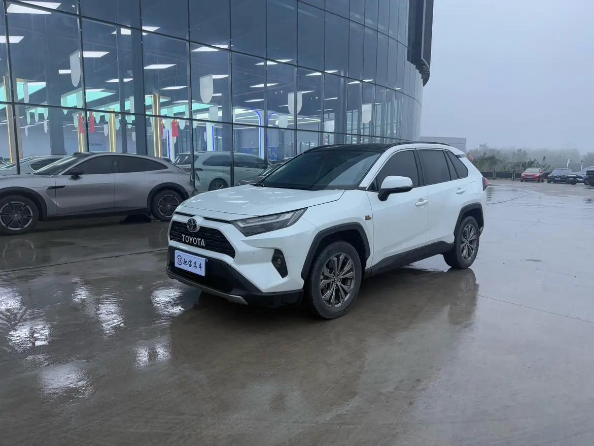 Toyota RAV4 2023 г. 46088 км.