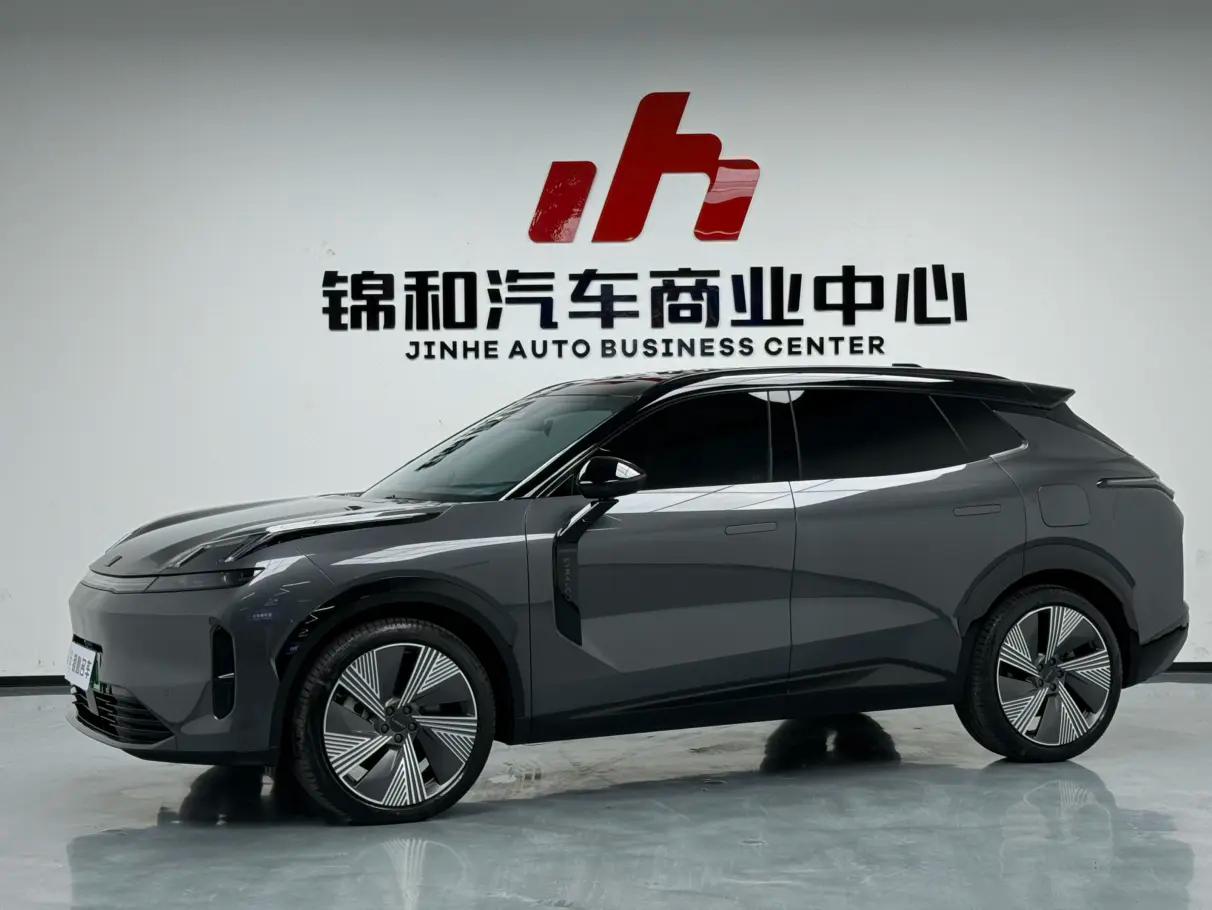 Lynk & Co 08 EM-P 2023 г. 58082 км.