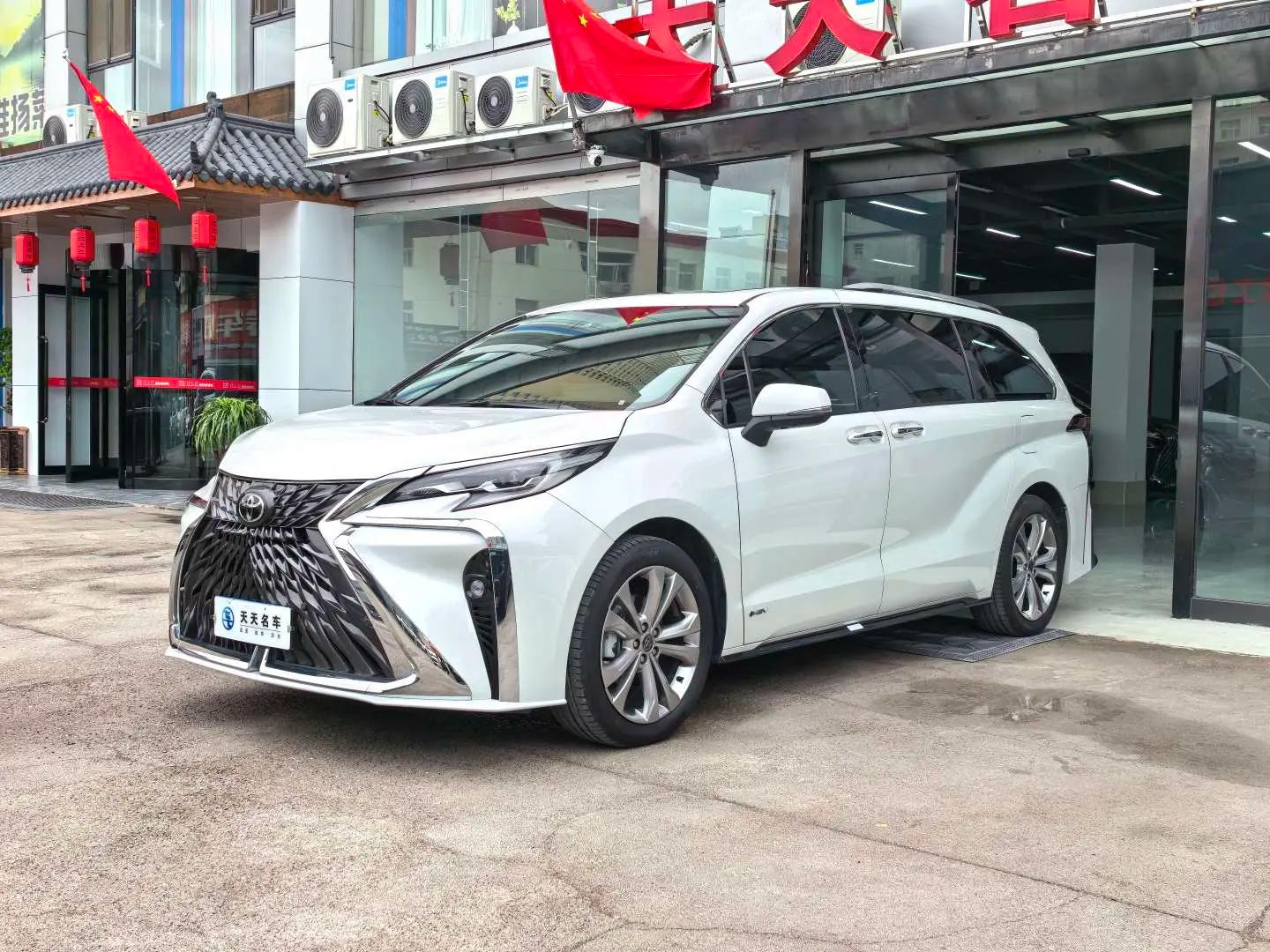 Toyota Sienna 2024 г. 12022 км.