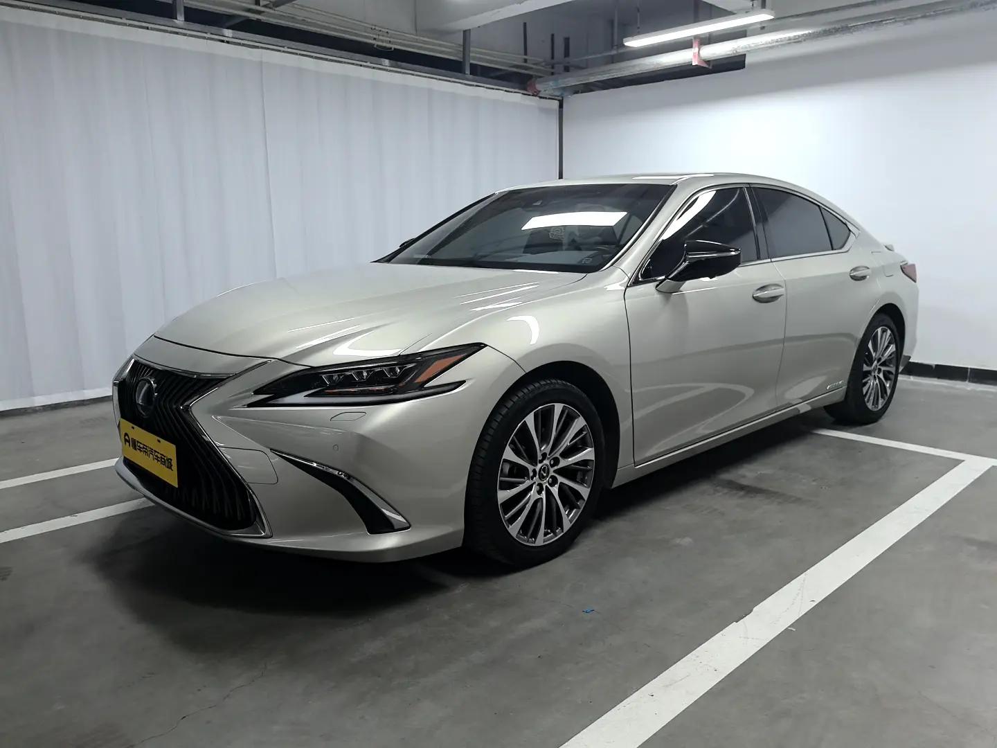 Lexus ES 2021 г. 49505 км.